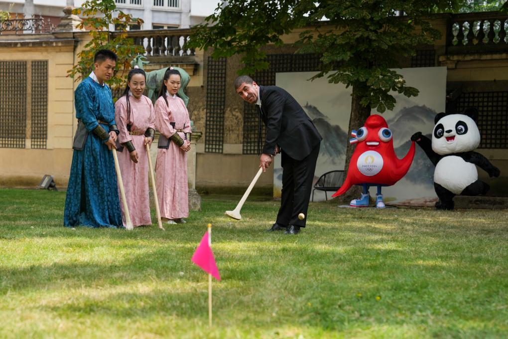 《中国教育在线》：平顶山学院捶丸项目在巴黎奥运会“中国之家”展演