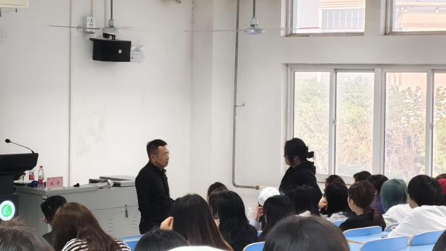 陶瓷学院第六十期“中原陶瓷大讲堂”——“智能卫浴产品的创新设计”